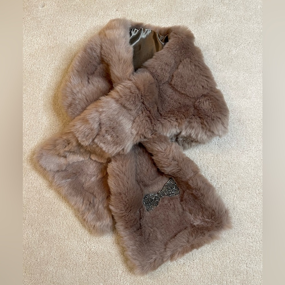 BRAND NEW faux fur winter scarf